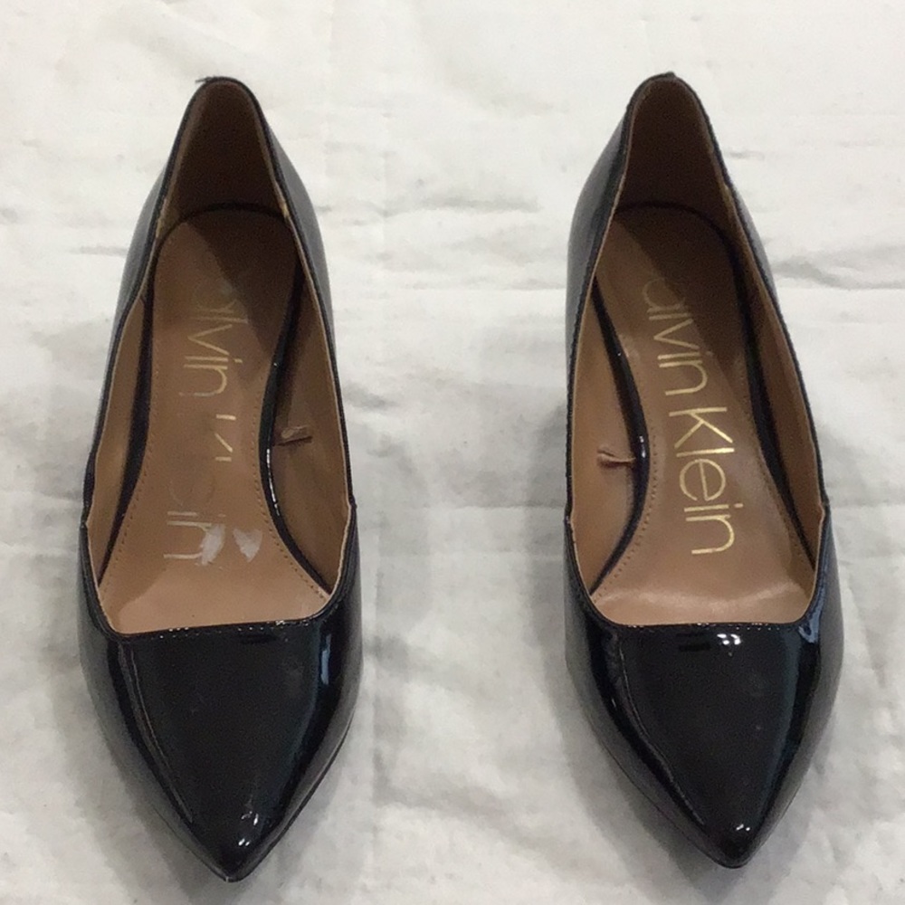 CALVIN KLEIN Pointed Toe Pumps